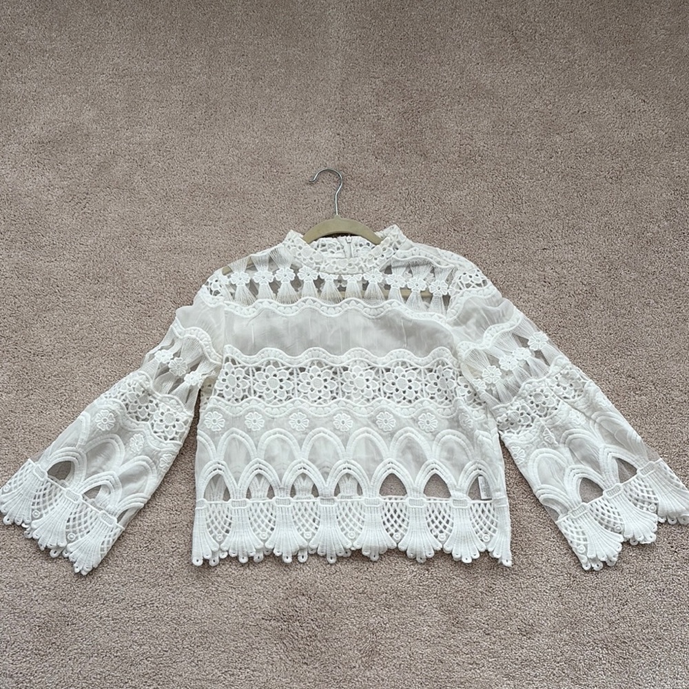 Gracia White Lace Women's Top